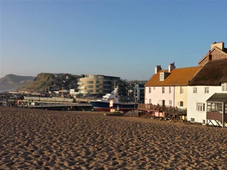 The Boardwalk Villa West Bay Exterior photo